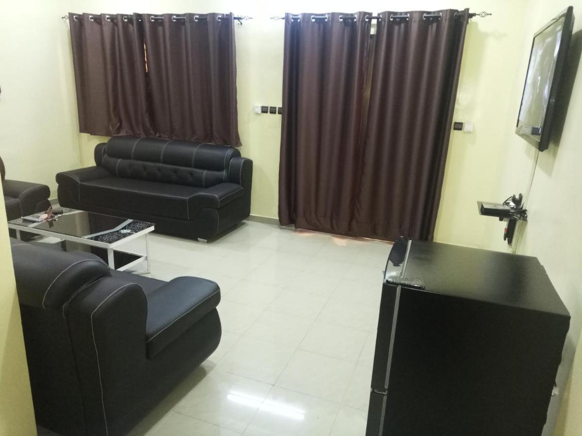 אואגדוגו Residence Lynda Prestige מראה חיצוני תמונה