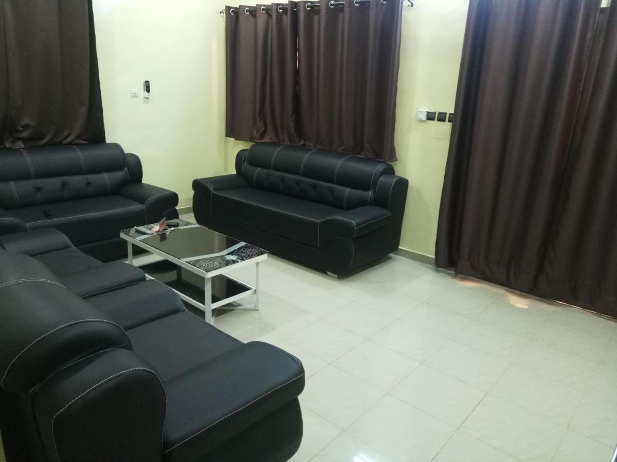 אואגדוגו Residence Lynda Prestige מראה חיצוני תמונה