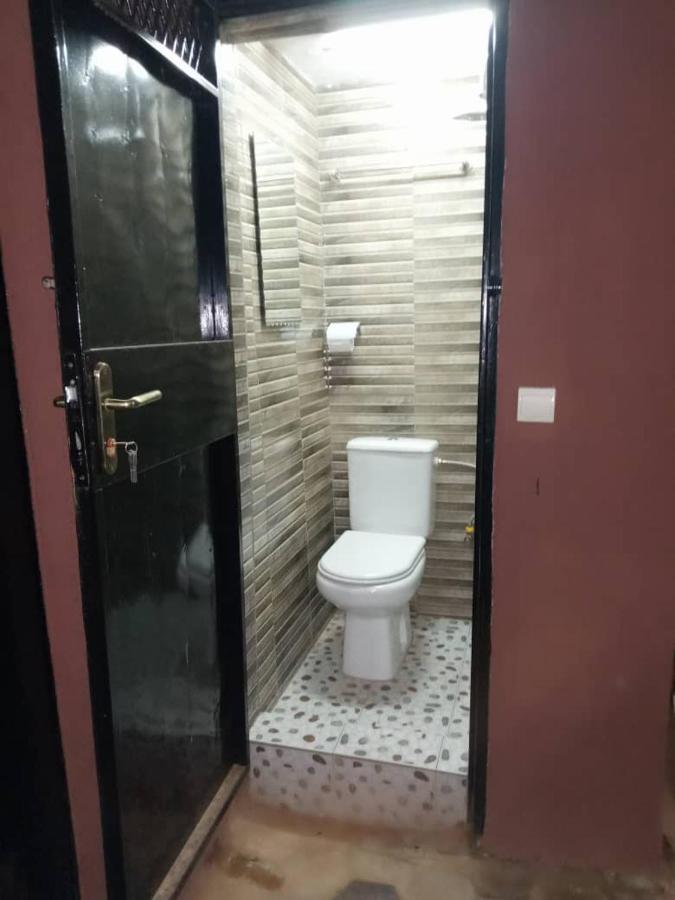 אואגדוגו Residence Lynda Prestige מראה חיצוני תמונה