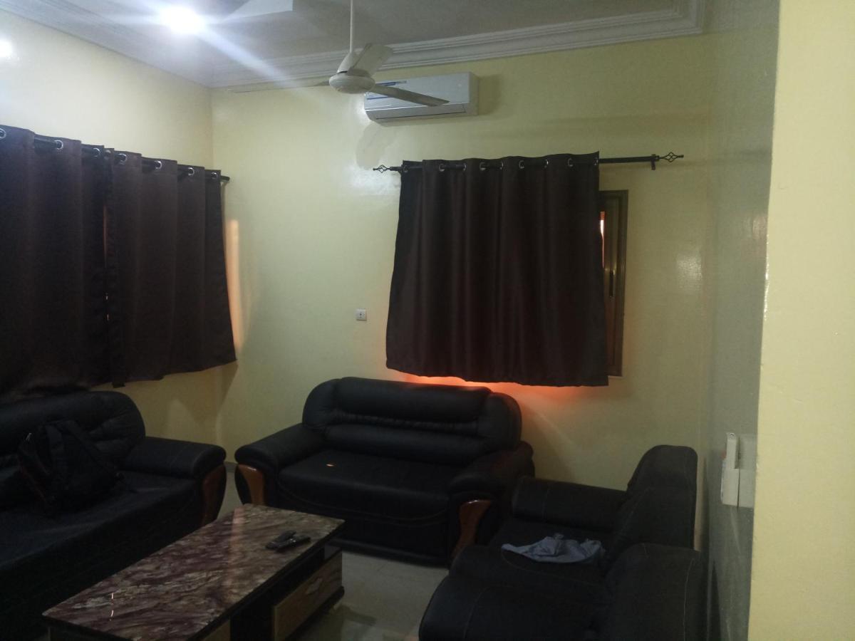 אואגדוגו Residence Lynda Prestige מראה חיצוני תמונה